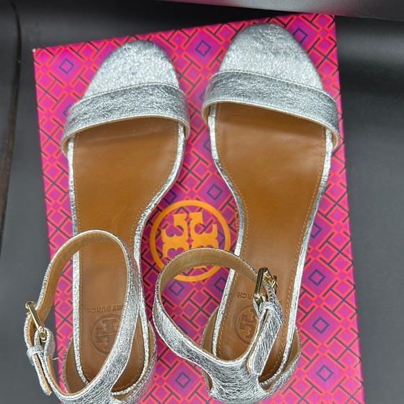 Tory Burch Savannah 45mm wedge sandal vulcano metallic silver size 7.5 - Picture 3 of 4